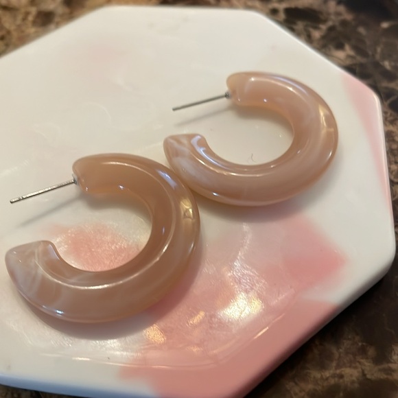 Beige Marble Resin Hoops - Picture 5 of 7
